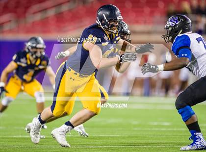 Thumbnail 2 in Mansfield Summit vs. Highland Park (UIL 5A DI Regional Playoff) photogallery.