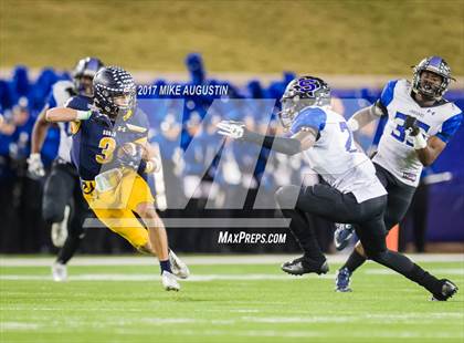 Thumbnail 3 in Mansfield Summit vs. Highland Park (UIL 5A DI Regional Playoff) photogallery.