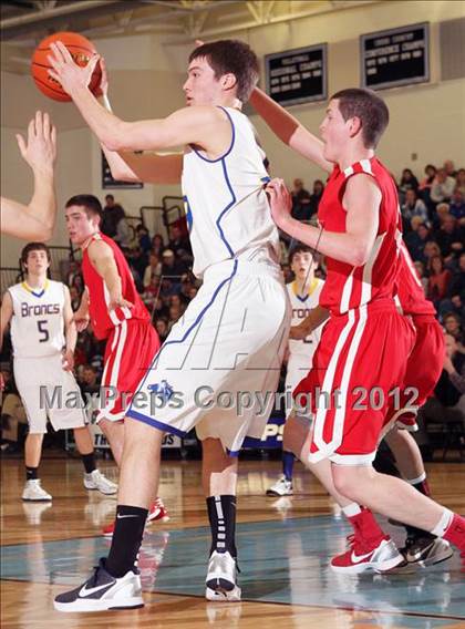 Thumbnail 1 in Central vs. Sheridan (4A East Regional Playoffs) photogallery.