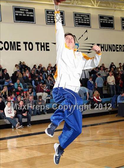 Thumbnail 1 in Central vs. Sheridan (4A East Regional Playoffs) photogallery.