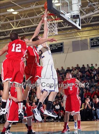 Thumbnail 2 in Central vs. Sheridan (4A East Regional Playoffs) photogallery.