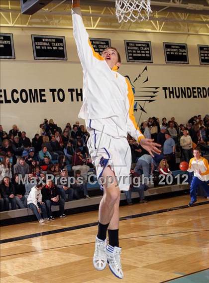Thumbnail 1 in Central vs. Sheridan (4A East Regional Playoffs) photogallery.