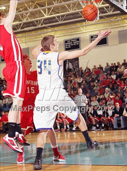 Thumbnail 2 in Central vs. Sheridan (4A East Regional Playoffs) photogallery.