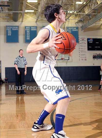 Thumbnail 1 in Central vs. Sheridan (4A East Regional Playoffs) photogallery.