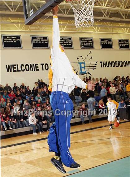 Thumbnail 2 in Central vs. Sheridan (4A East Regional Playoffs) photogallery.