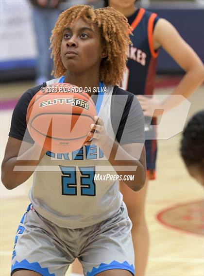 Thumbnail 3 in Seven Lakes vs Shadow Creek (McDonald's Texas Invitational) photogallery.