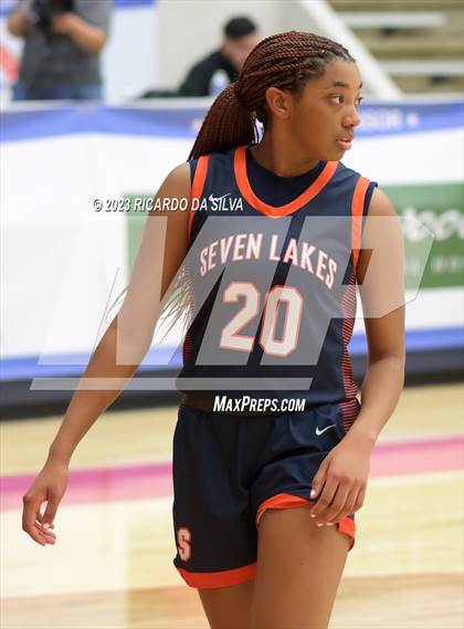 Thumbnail 1 in Seven Lakes vs Shadow Creek (McDonald's Texas Invitational) photogallery.