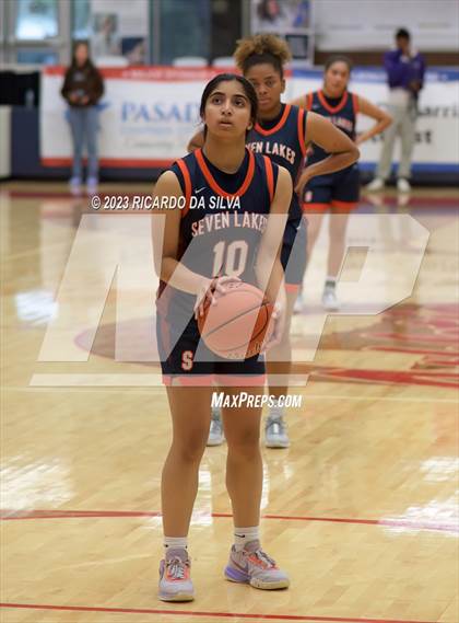 Thumbnail 1 in Seven Lakes vs Shadow Creek (McDonald's Texas Invitational) photogallery.