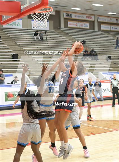 Thumbnail 2 in Seven Lakes vs Shadow Creek (McDonald's Texas Invitational) photogallery.
