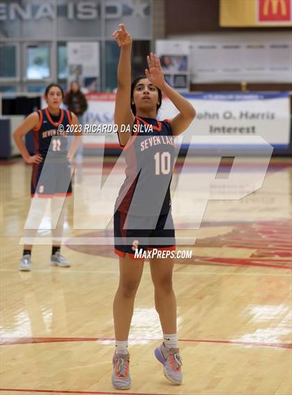 Thumbnail 2 in Seven Lakes vs Shadow Creek (McDonald's Texas Invitational) photogallery.
