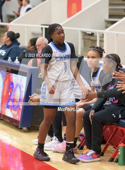 Thumbnail 1 in Seven Lakes vs Shadow Creek (McDonald's Texas Invitational) photogallery.