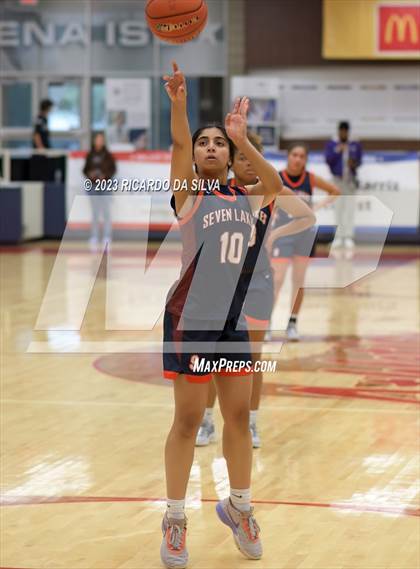 Thumbnail 3 in Seven Lakes vs Shadow Creek (McDonald's Texas Invitational) photogallery.