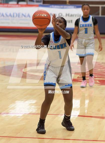 Thumbnail 2 in Seven Lakes vs Shadow Creek (McDonald's Texas Invitational) photogallery.