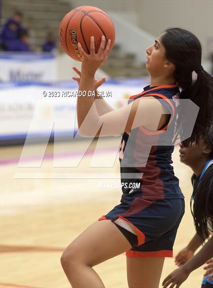 Thumbnail 3 in Seven Lakes vs Shadow Creek (McDonald's Texas Invitational) photogallery.