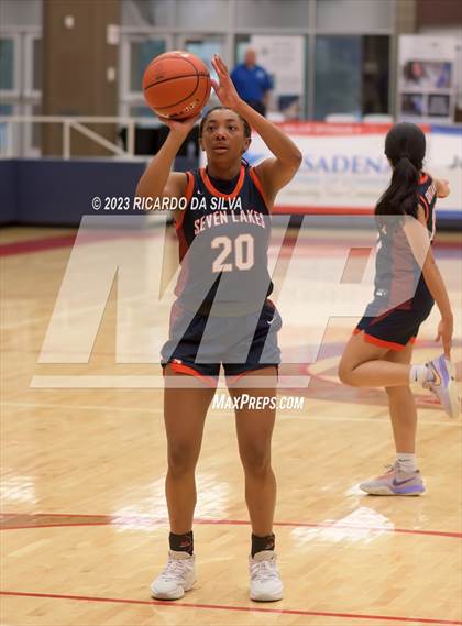 Thumbnail 1 in Seven Lakes vs Shadow Creek (McDonald's Texas Invitational) photogallery.