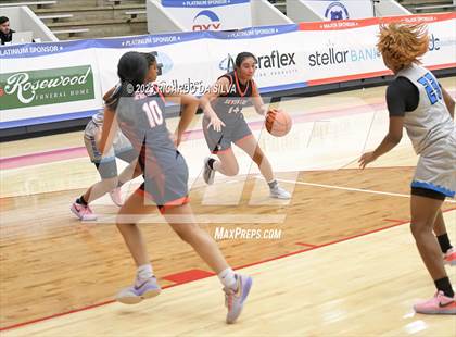 Thumbnail 2 in Seven Lakes vs Shadow Creek (McDonald's Texas Invitational) photogallery.