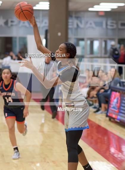 Thumbnail 1 in Seven Lakes vs Shadow Creek (McDonald's Texas Invitational) photogallery.