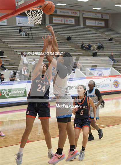 Thumbnail 1 in Seven Lakes vs Shadow Creek (McDonald's Texas Invitational) photogallery.