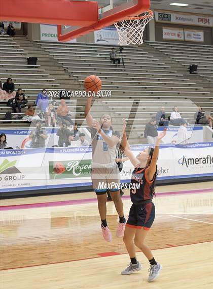 Thumbnail 2 in Seven Lakes vs Shadow Creek (McDonald's Texas Invitational) photogallery.