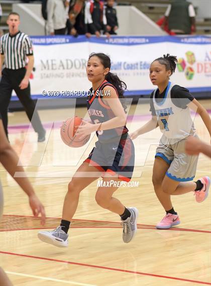 Thumbnail 2 in Seven Lakes vs Shadow Creek (McDonald's Texas Invitational) photogallery.