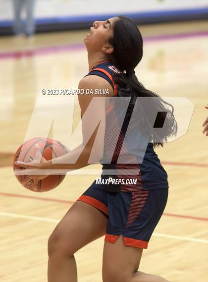 Thumbnail 2 in Seven Lakes vs Shadow Creek (McDonald's Texas Invitational) photogallery.