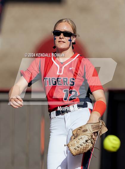 Thumbnail 2 in South Panola vs. Neshoba Central photogallery.