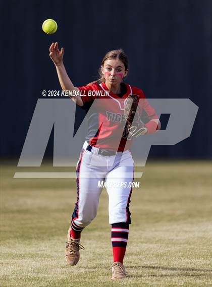 Thumbnail 2 in South Panola vs. Neshoba Central photogallery.