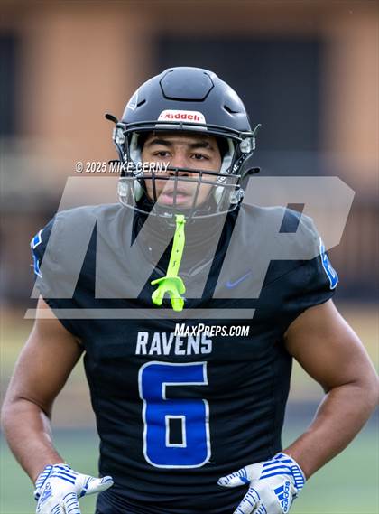 Thumbnail 2 in Olathe Northwest vs. Manhattan (KSHSAA 6A Final) photogallery.