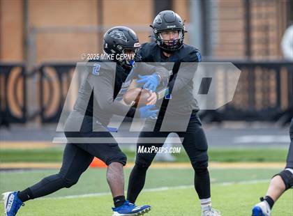 Thumbnail 3 in Olathe Northwest vs. Manhattan (KSHSAA 6A Final) photogallery.