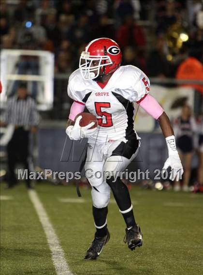 Thumbnail 2 in Garden Grove vs. Beckman (CIF SS Southern Division Final) photogallery.