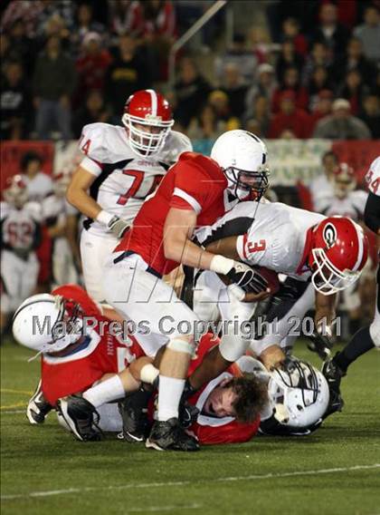 Thumbnail 1 in Garden Grove vs. Beckman (CIF SS Southern Division Final) photogallery.