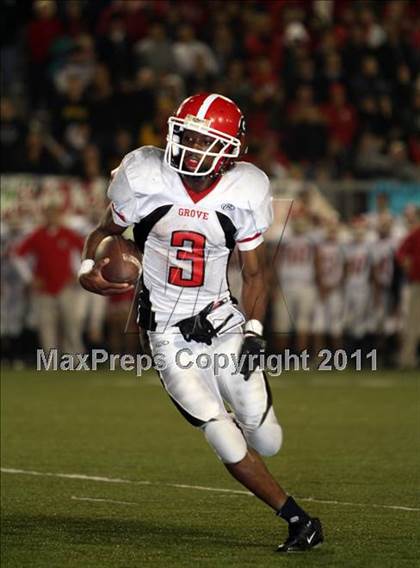 Thumbnail 2 in Garden Grove vs. Beckman (CIF SS Southern Division Final) photogallery.