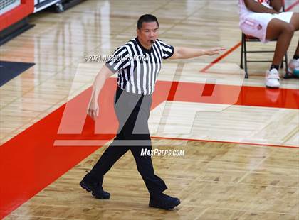 Thumbnail 3 in Chaminade vs. Colony (Rolling Hills State Preview) photogallery.