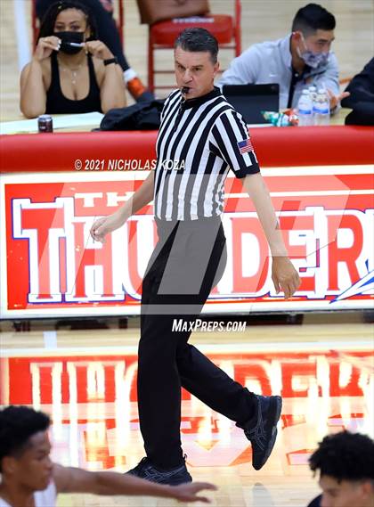 Thumbnail 1 in Chaminade vs. Colony (Rolling Hills State Preview) photogallery.