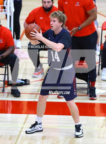 Thumbnail 3 in Chaminade vs. Colony (Rolling Hills State Preview) photogallery.