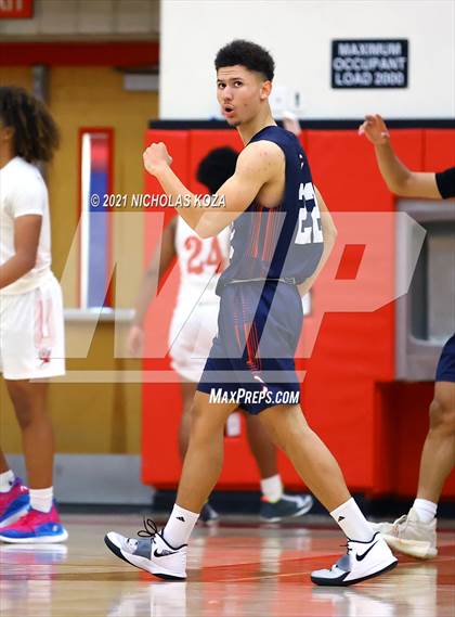 Thumbnail 3 in Chaminade vs. Colony (Rolling Hills State Preview) photogallery.