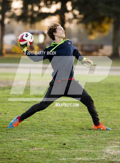 Thumbnail 2 in Beyer @ Central Catholic photogallery.