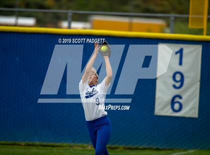 Thumbnail 1 in Santa Margarita vs. Great Oak (CIF SS D1 Quarterfinal) photogallery.