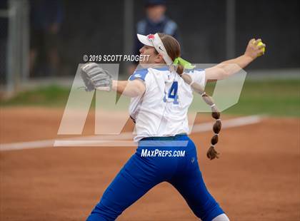 Thumbnail 1 in Santa Margarita vs. Great Oak (CIF SS D1 Quarterfinal) photogallery.