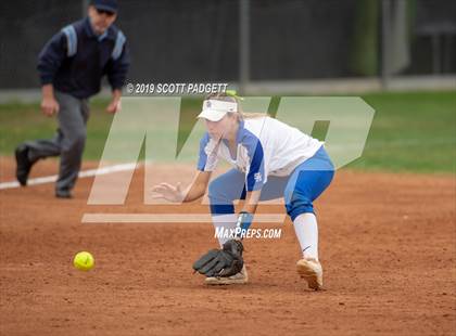 Thumbnail 2 in Santa Margarita vs. Great Oak (CIF SS D1 Quarterfinal) photogallery.