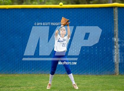 Thumbnail 1 in Santa Margarita vs. Great Oak (CIF SS D1 Quarterfinal) photogallery.