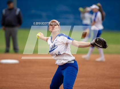 Thumbnail 1 in Santa Margarita vs. Great Oak (CIF SS D1 Quarterfinal) photogallery.