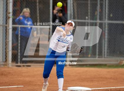 Thumbnail 1 in Santa Margarita vs. Great Oak (CIF SS D1 Quarterfinal) photogallery.