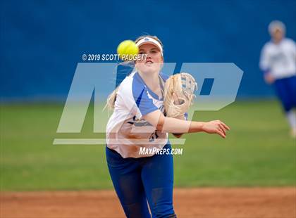 Thumbnail 1 in Santa Margarita vs. Great Oak (CIF SS D1 Quarterfinal) photogallery.