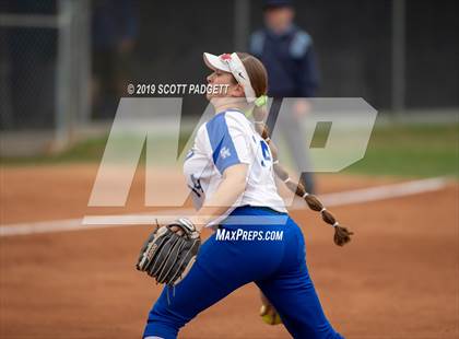 Thumbnail 2 in Santa Margarita vs. Great Oak (CIF SS D1 Quarterfinal) photogallery.