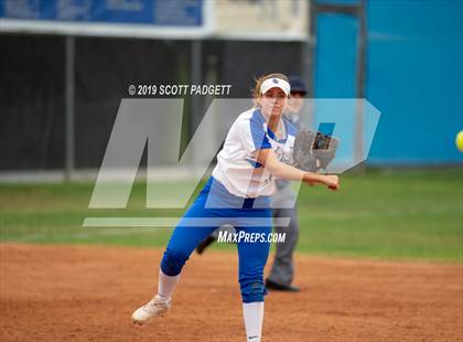 Thumbnail 2 in Santa Margarita vs. Great Oak (CIF SS D1 Quarterfinal) photogallery.