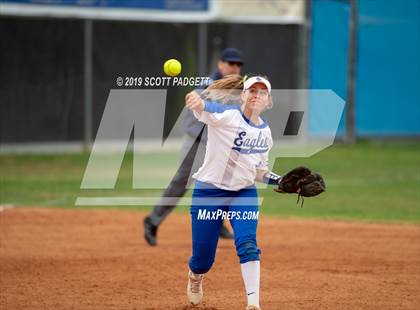 Thumbnail 3 in Santa Margarita vs. Great Oak (CIF SS D1 Quarterfinal) photogallery.