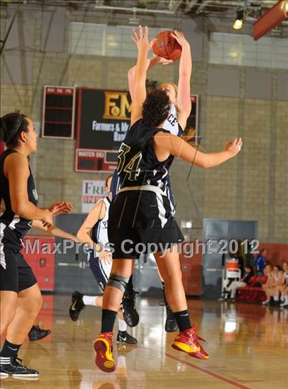 Thumbnail 2 in Providence Hall vs. Orangewood Academy (CIF SS D6 Final) photogallery.