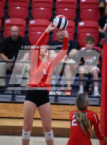 Thumbnail 1 in Westside vs. Pocahontas (AAA 4A East Regional Round 2) photogallery.