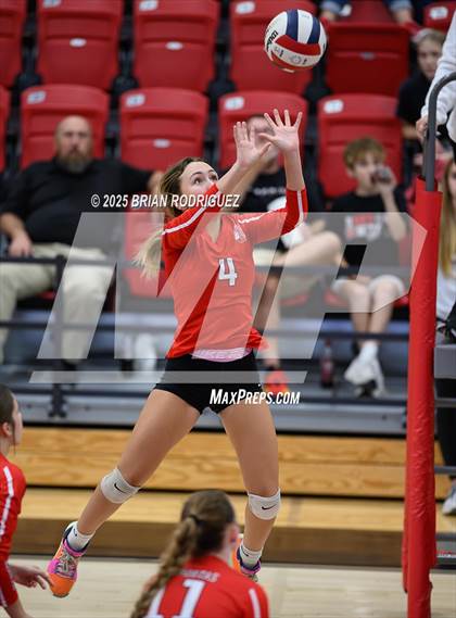 Thumbnail 1 in Westside vs. Pocahontas (AAA 4A East Regional Round 2) photogallery.